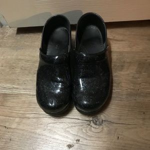 Size 38 danskos clogs